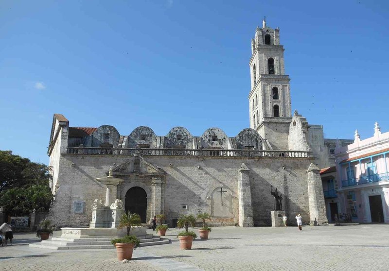 Plaza y Convento de San Francisco de Asís en La Habana